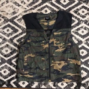 Cammo vest